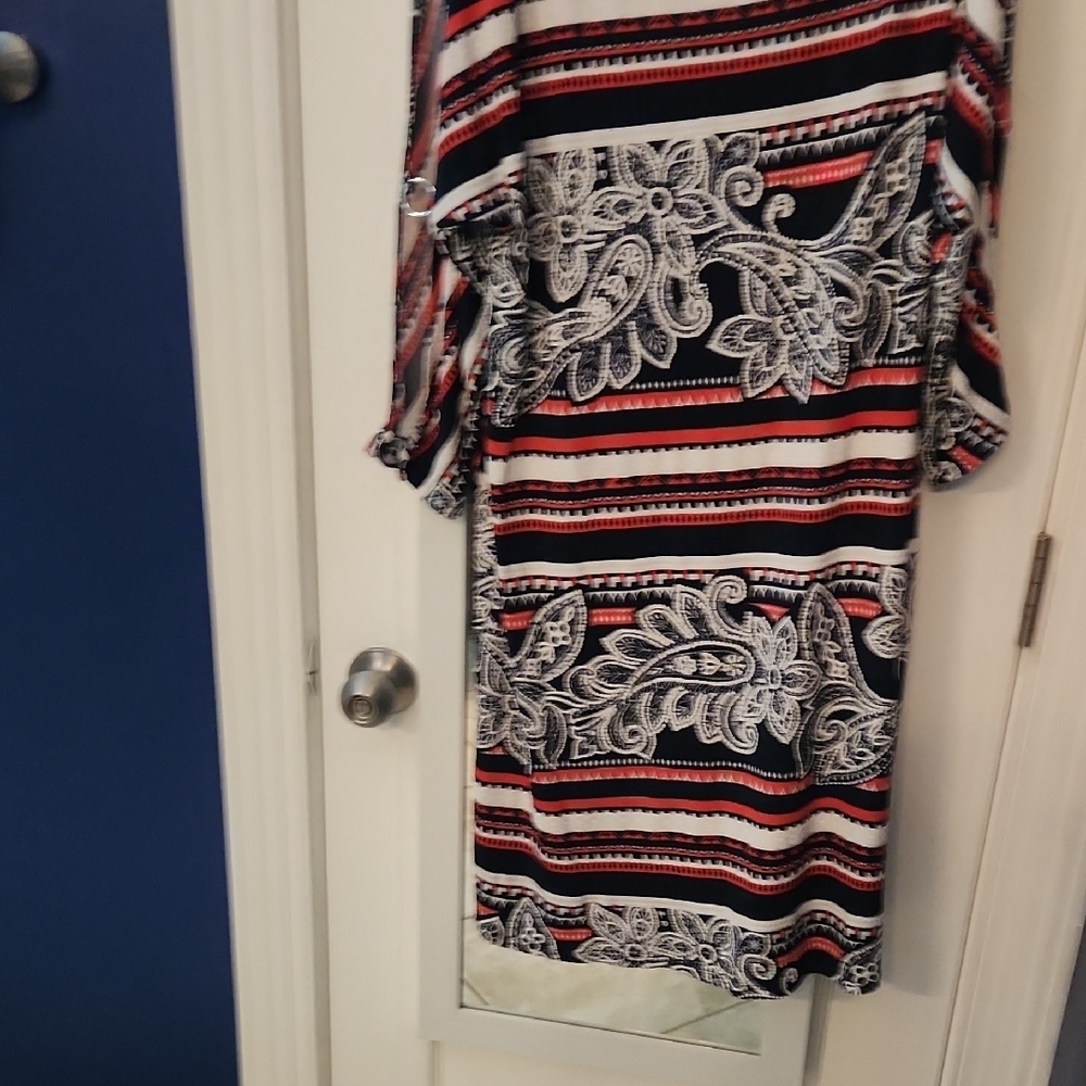 Elegant Black and Red Patterned Dress